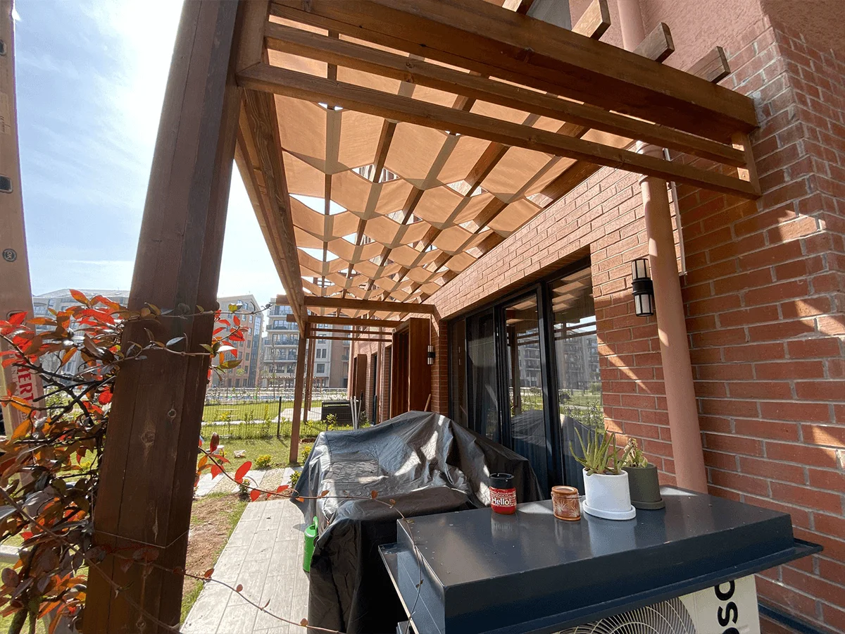 Ahsap-Pergola-ustu-golgelendirme-YS-Branda-4